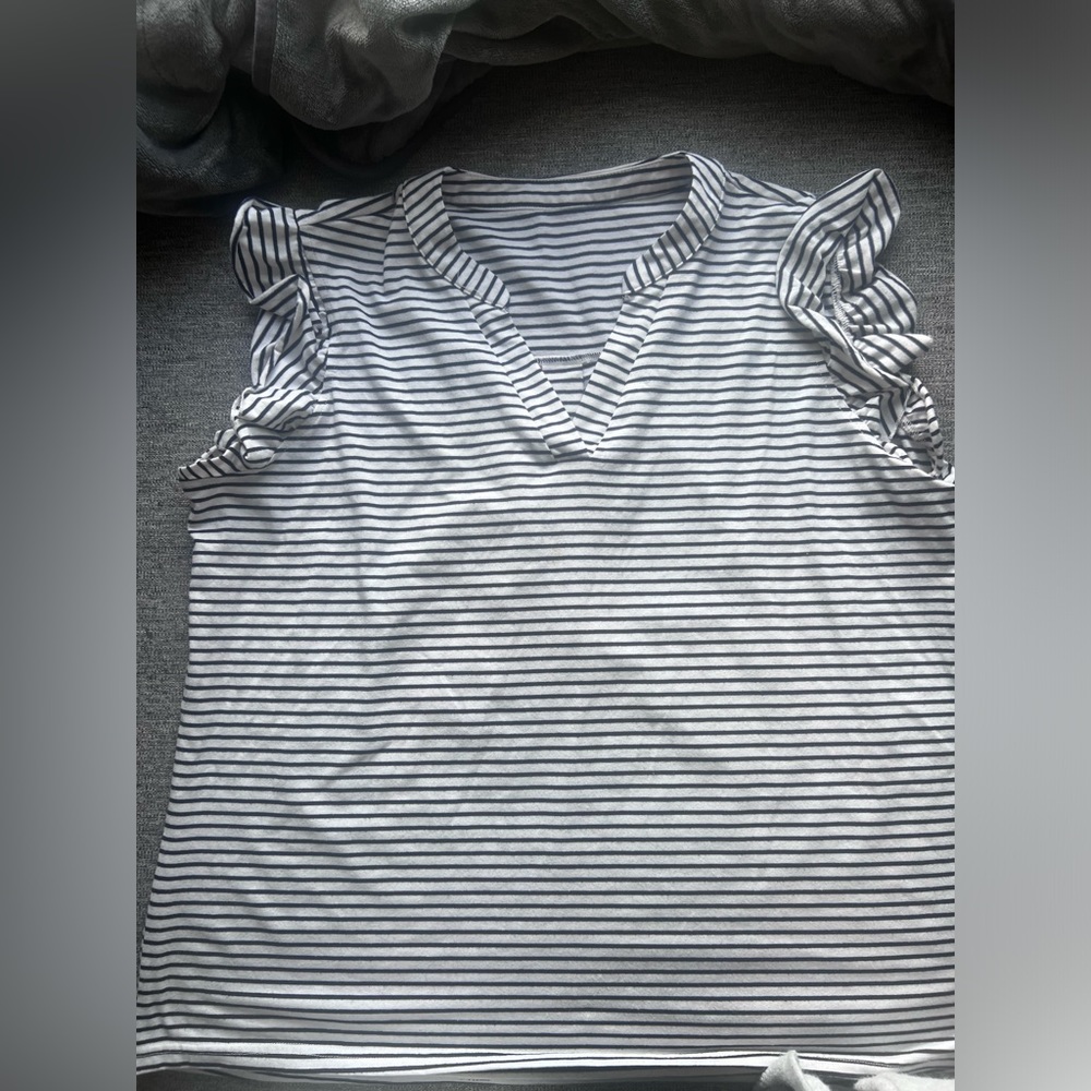 Navy and white striped frilled cap sleeve jersey knit blouse in size XXL